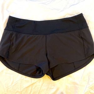 Lululemon speed up lines 2.5” short, black, (size 4)